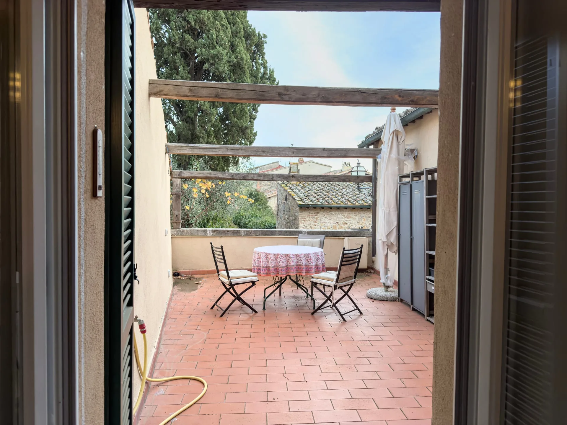 Private Terrasse über den Gassen von San Quirico